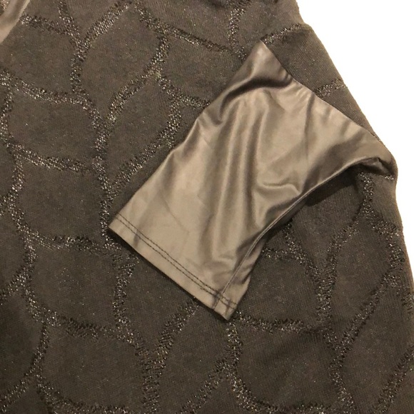 Black blouse - Picture 3 of 5